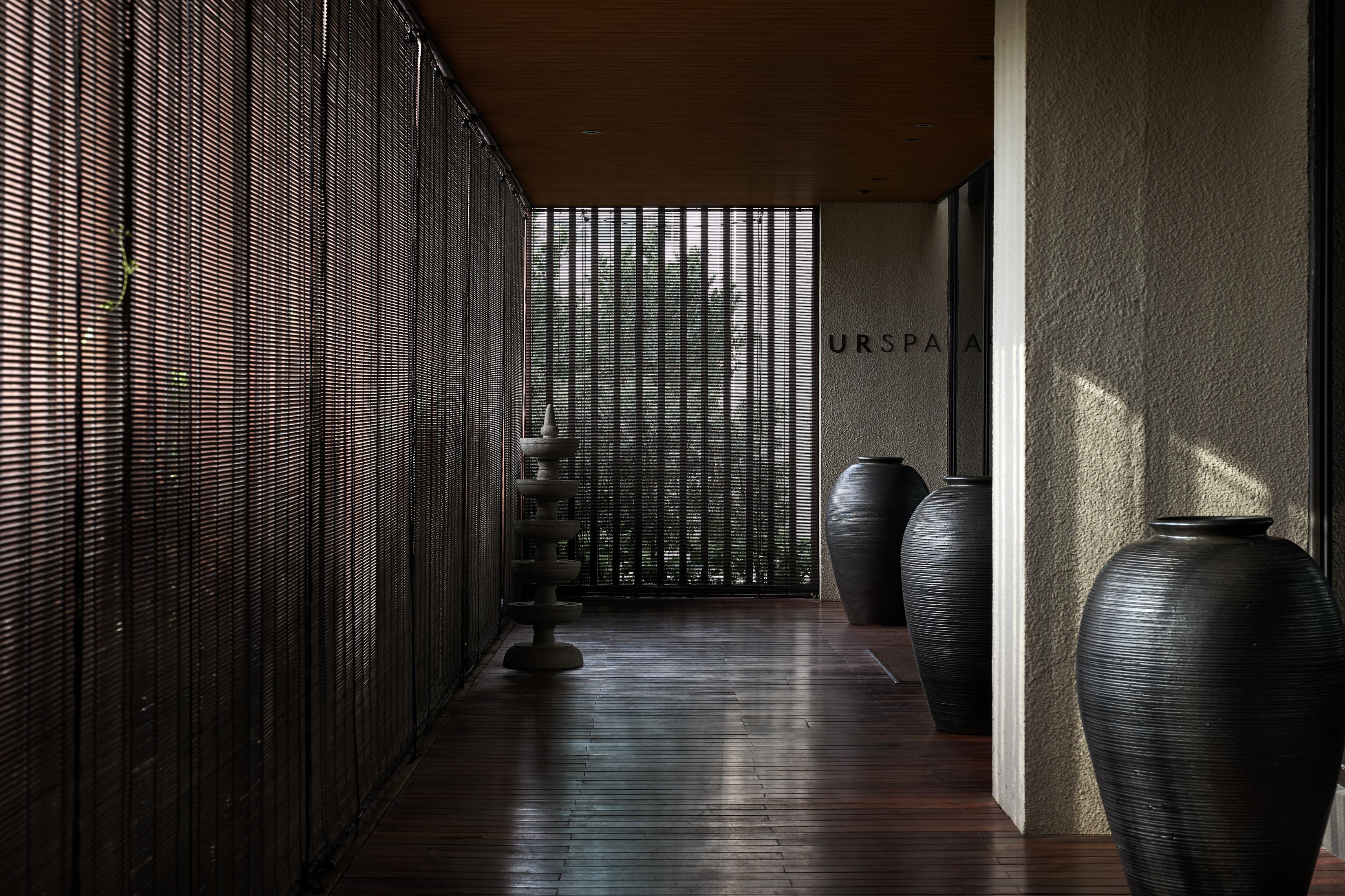The Ruma Hotel And Residences Kuala Lumpur Exteriér fotografie Interior of the spa at The Standard, East Village