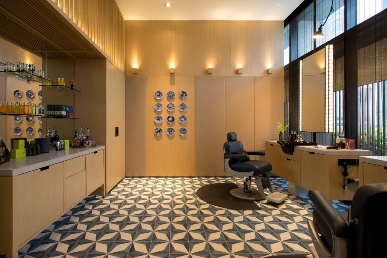 The Ruma Hotel And Residences Kuala Lumpur Exteriér fotografie The Barber Shop at The Standard East Village